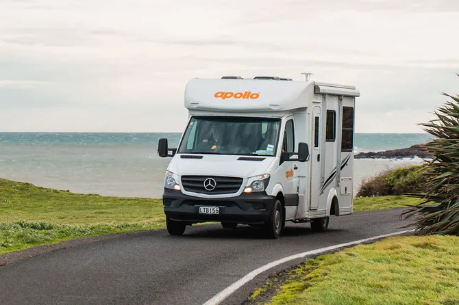 Apollo Euro Quest 4 Berth