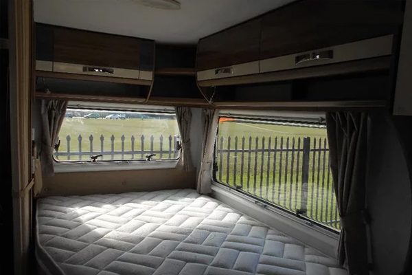 6-berth-deluxe-7