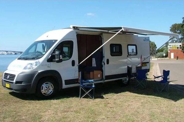 Motorhome for Hire in BO'NESS from £130.00 Fiat Ducato Luxury 4 Berth  Campervan :: Camplify